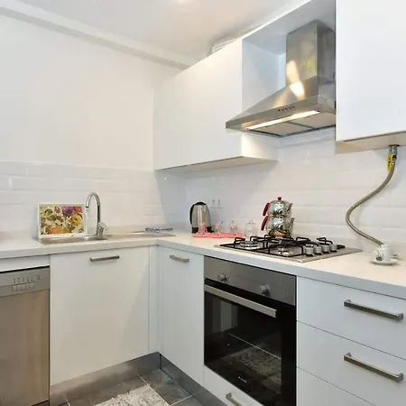 Sisli Bomonti New Beatiful House *
